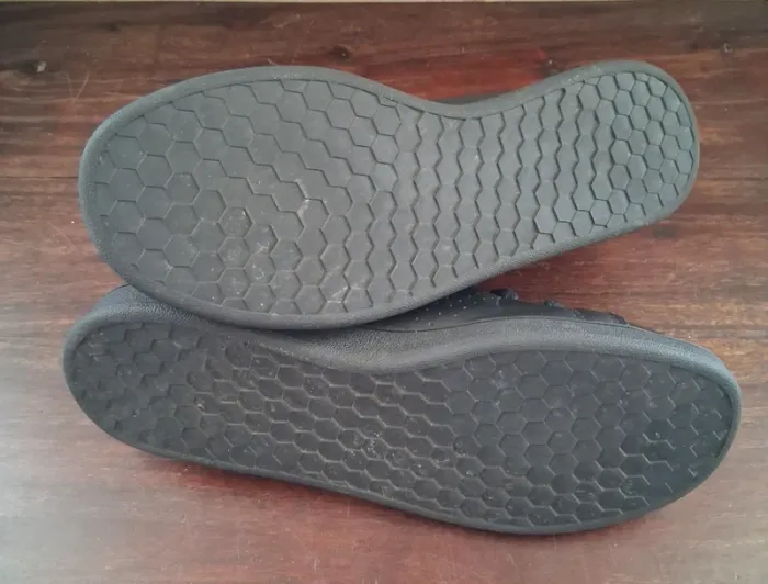 Baskets Adidas taille 38 2/3 (petit 39) - photo numéro 3