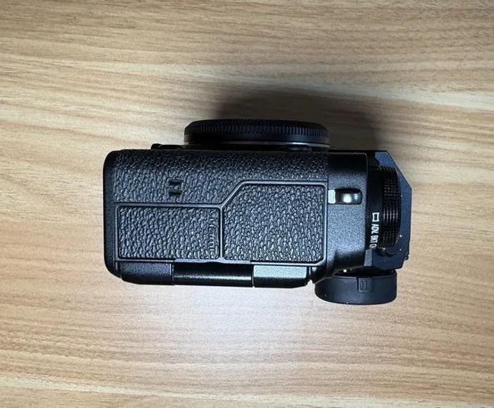 Boîtier Fujifilm X-T4 peu utilisé + accessoires, il date de janvier 2024 - photo numéro 4