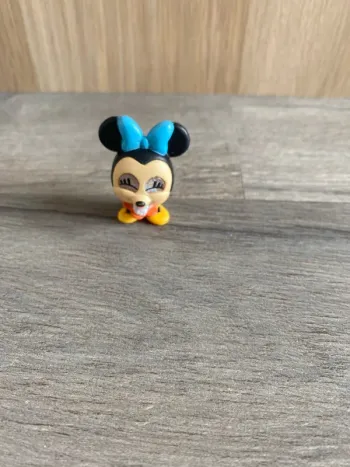Disney doorables Minnie