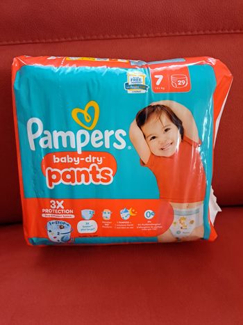 Couches-culottes Pampers Pants Premium Protection taille 7