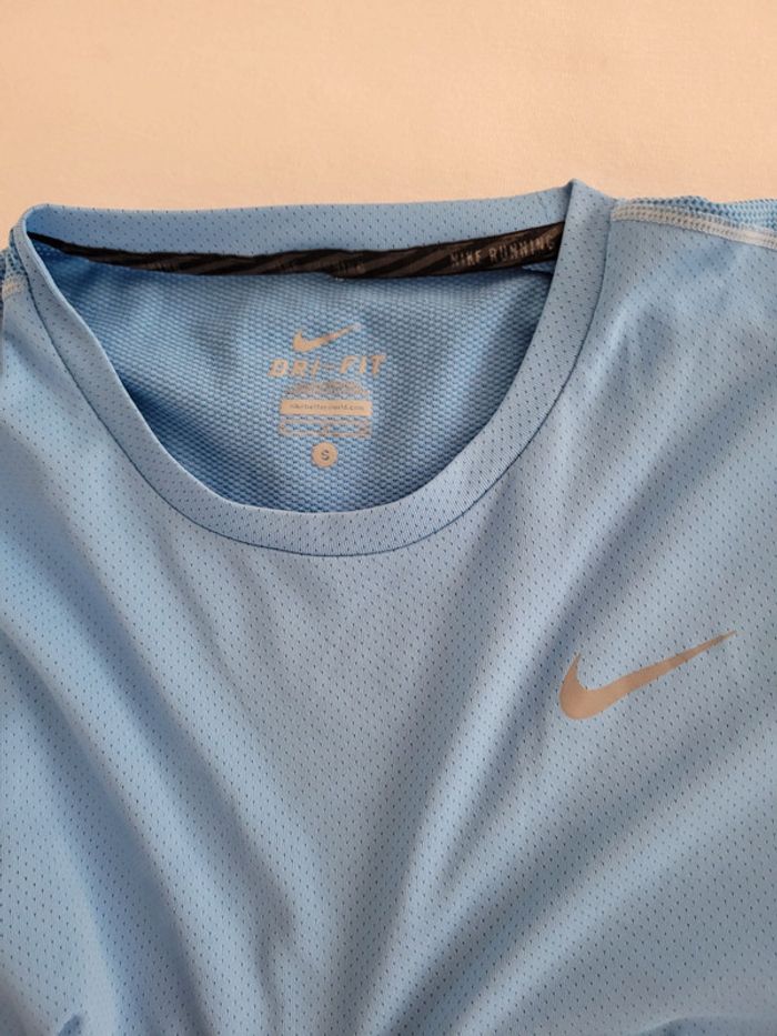 T shirt nike taille s - photo numéro 3