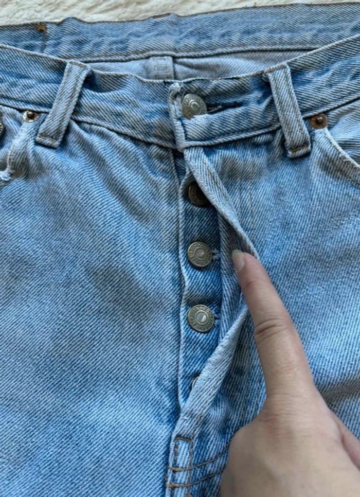 Jean Lévis 501 USA vintage 90s coupe droite bleu clair taille W30 M/40 - photo numéro 12