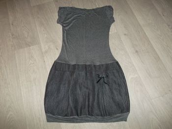 Robe grise et noire bi matière taille XS/S TBE