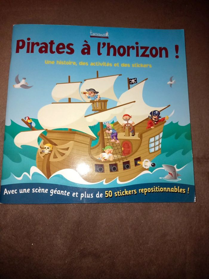 Livre pirates à l'horizon