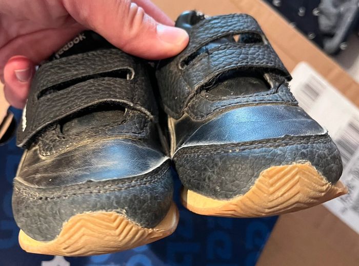 Jolie paire de baskets Reebok T. 22 garçon - photo numéro 5