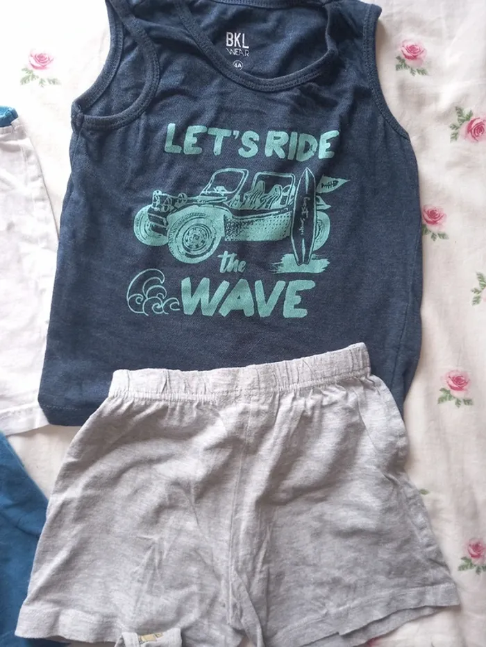 Lot short et T-shirt sans manche - photo numéro 5