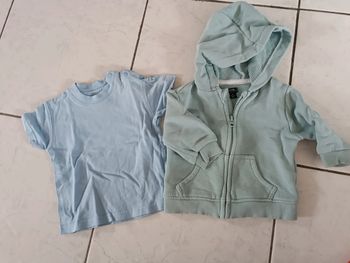 Tee-shirt et gilet 6 mois