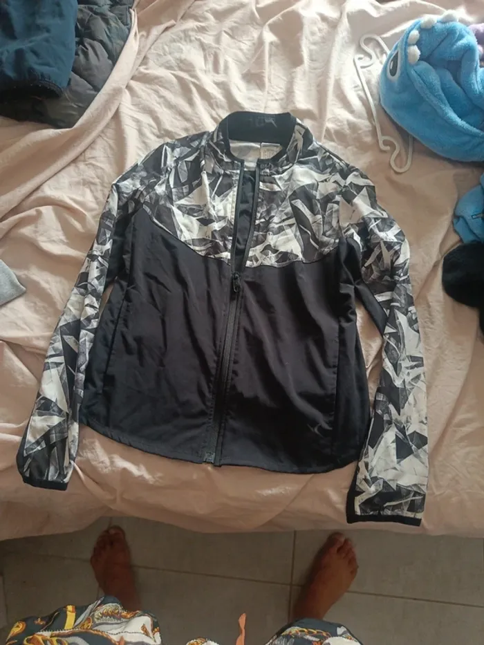 Veste legere impermeable decatlon tzille 10 11 ans - photo numéro 2