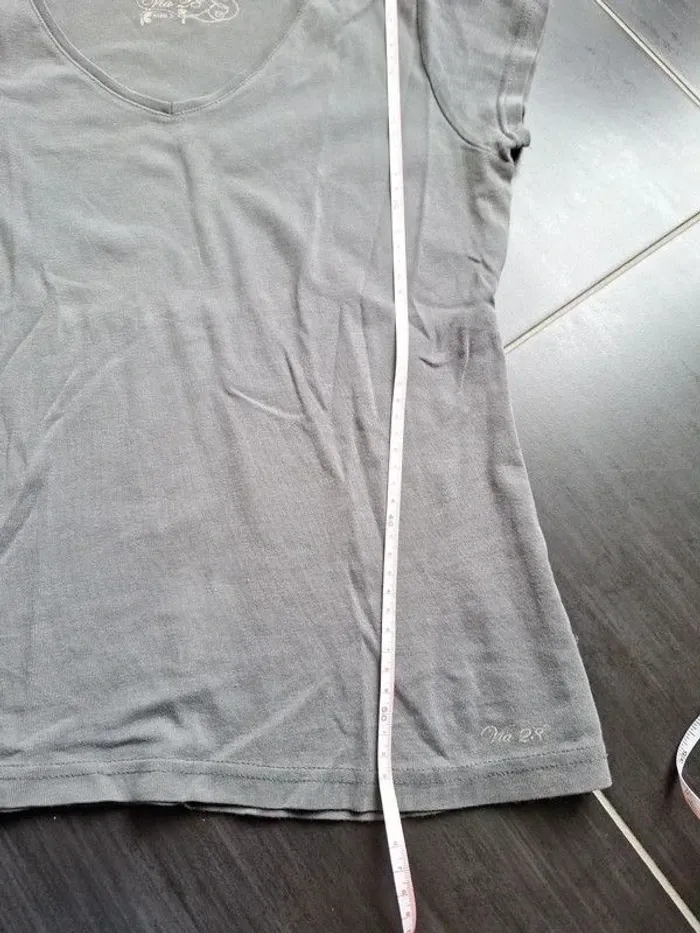 T-shirt gris - photo numéro 8