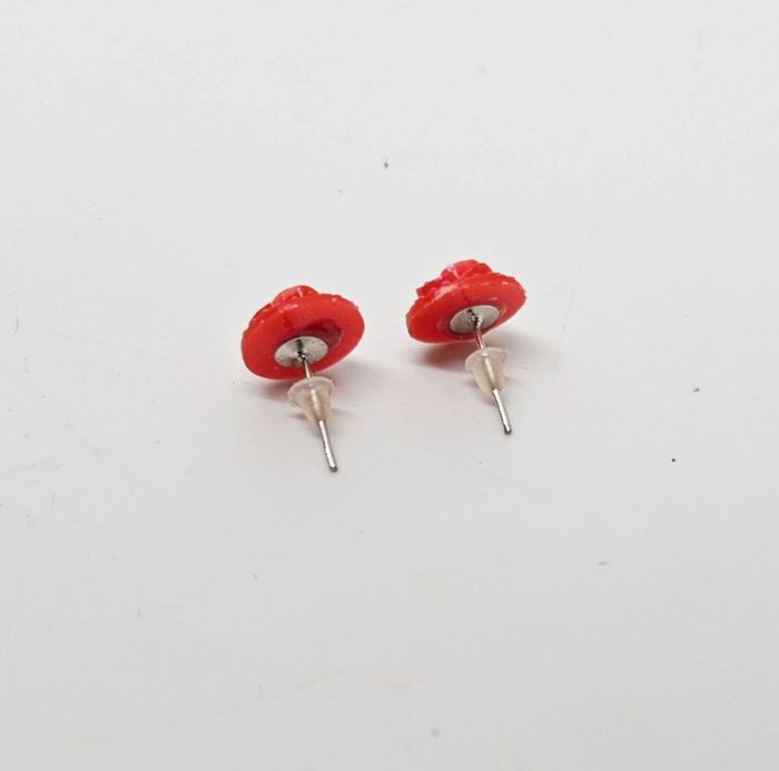 Paire de boucles d'oreilles. Neuve. Rouge - photo numéro 3