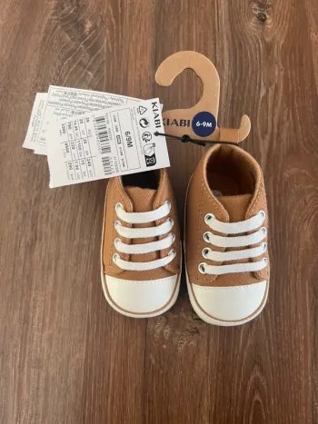 Chaussure bébé 6/9mois neuves