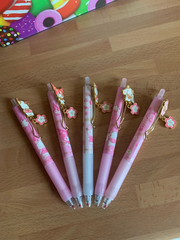 5 Stylos Sanrio