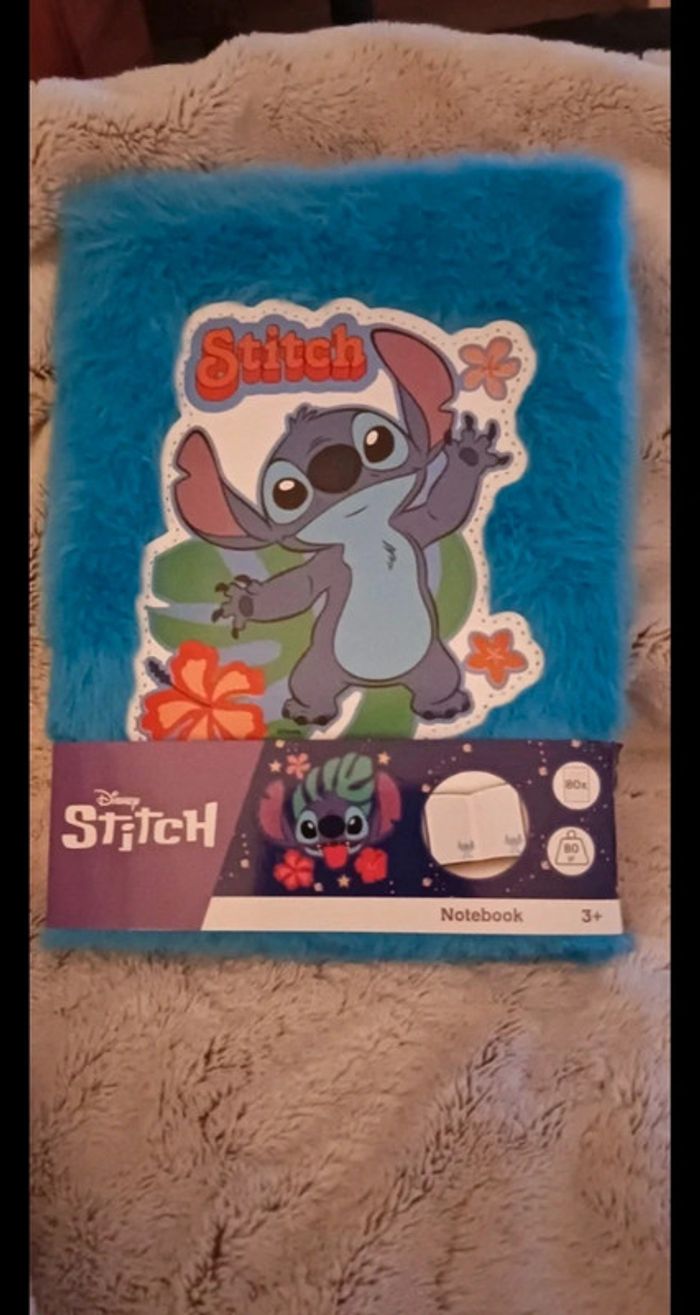 Cahier Stitch en peluche /moumoute . Disney. - photo numéro 2