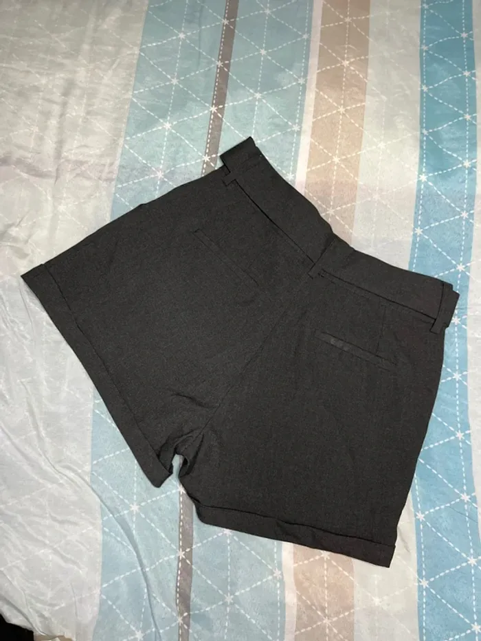 Short habillé - photo numéro 3