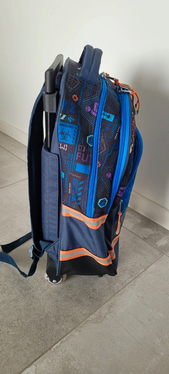 Cartable à roulette - photo numéro 3