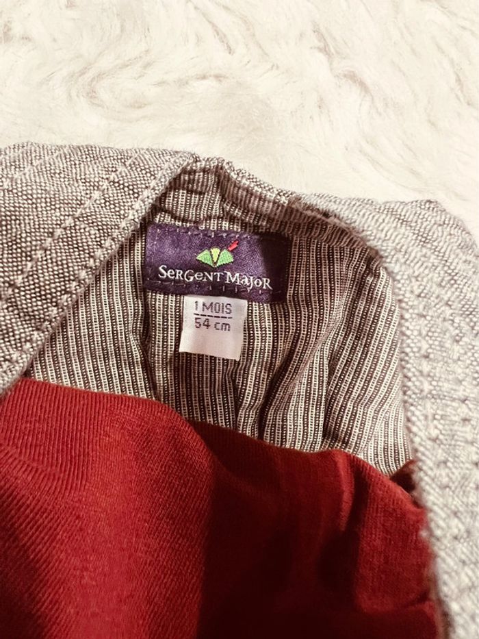 Taille 1 mois ensemble 2 pièces garçon sergent major Kiabi gris et bordeaux * salopette * 💙 - photo numéro 4