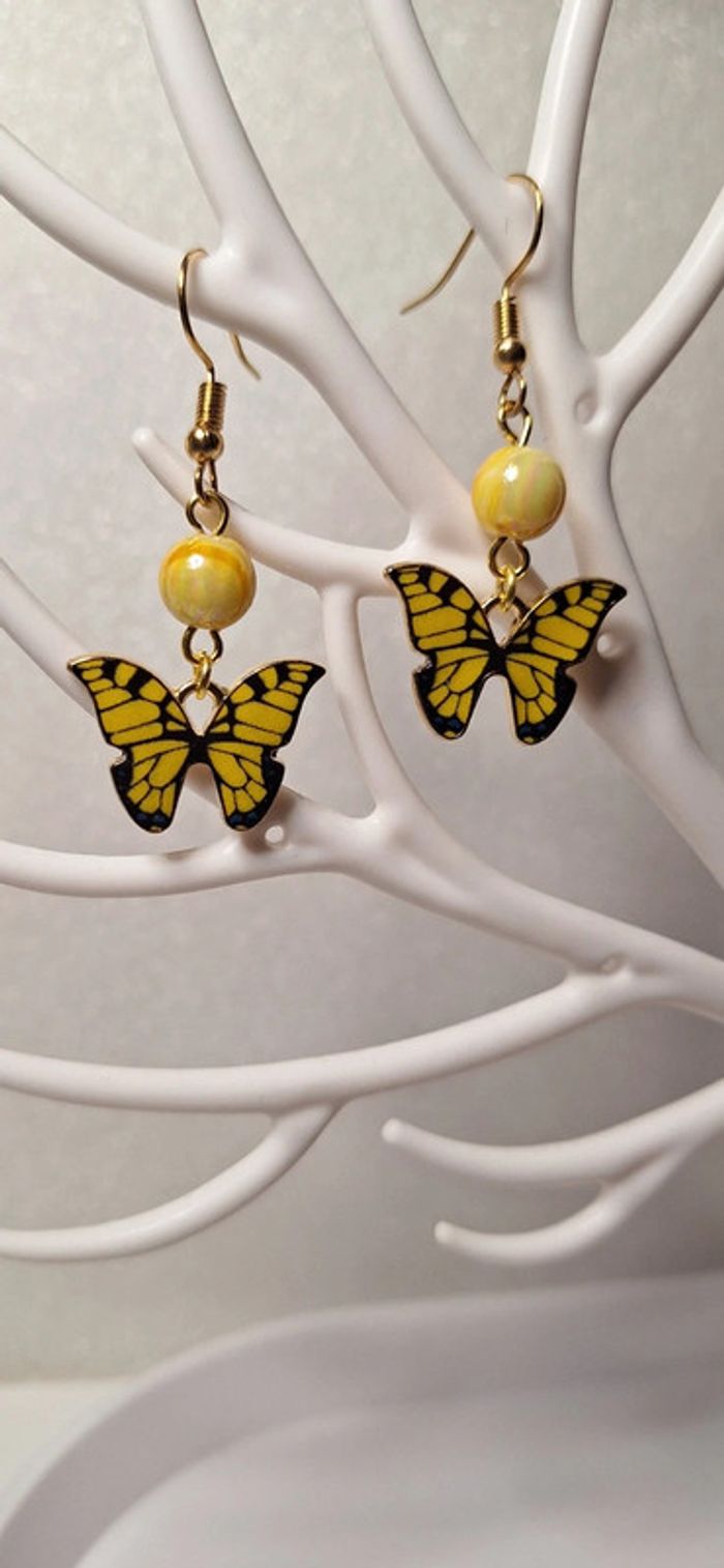 Boucles d'oreilles papillon jaune - photo numéro 3