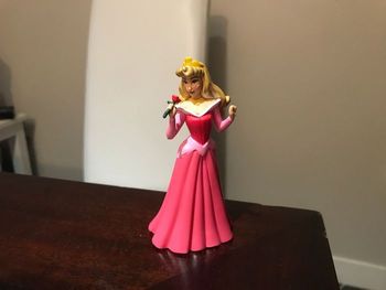 Figurine princesse aurore belle au bois dormant disney