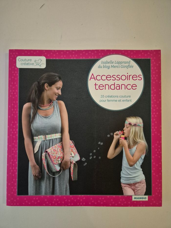 Livre coutures accessoires