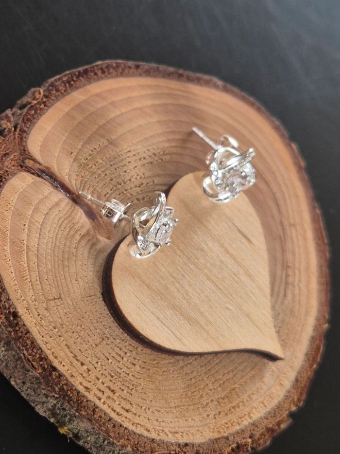 Jolies boucles d'oreilles en argent et zircone - photo numéro 4