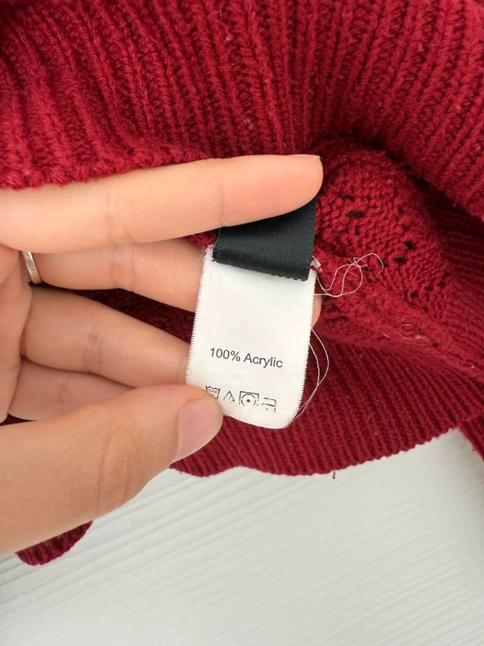 Pull d'hiver ajouré en maille rouge bordeaux framboise col rond - photo numéro 6