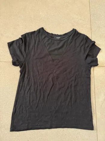 T-shirt Jennyfer taille XS, très bon état