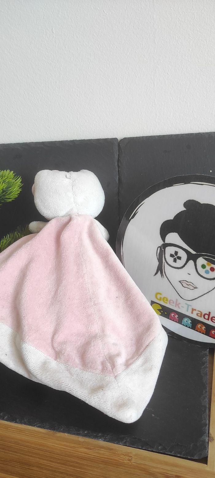 Chat Hello Kitty Plat Rose Rayé Grelot sanrio fleur vert blanc Doudou Marron - photo numéro 2