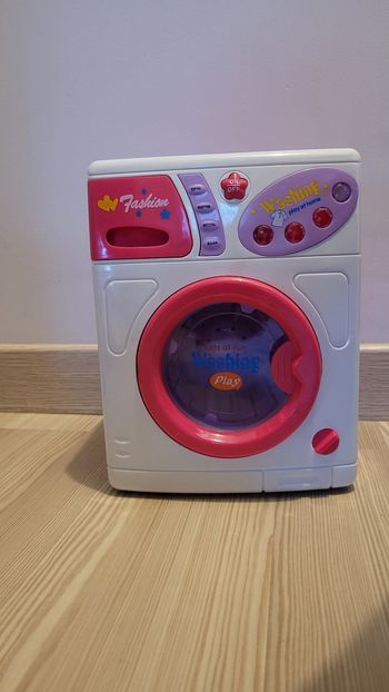 Set de laverie table à repasser et machine à laver