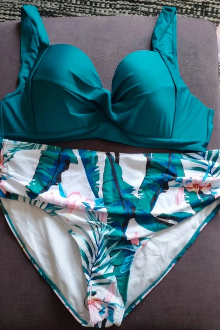 Maillot de bain 2 pièces neuf taille 52