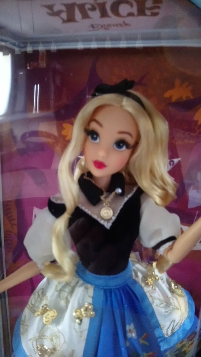 Poupée edition limitée disney Alice - photo numéro 2