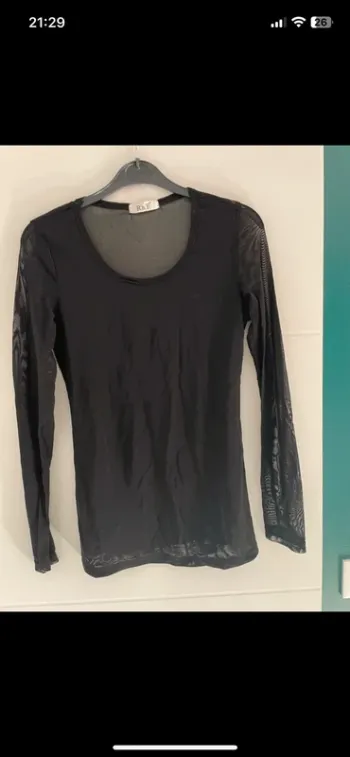 Haut noir manches longues transparent