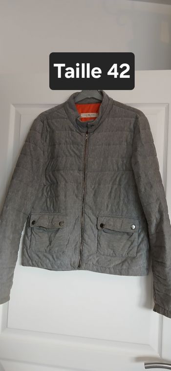 Veste matelassée Taille 42 marque cache cache 