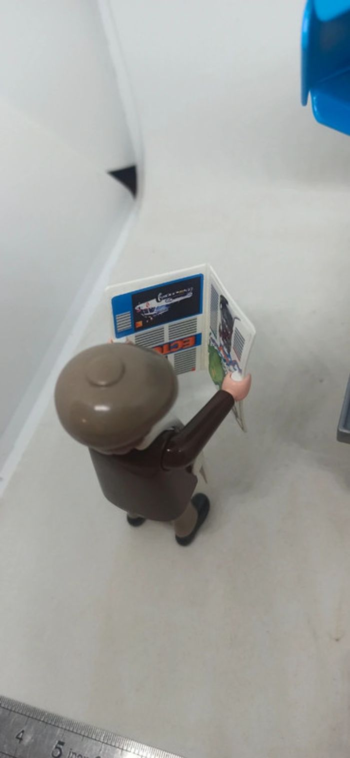 Vendeur de hot-dog avec journal ghostbuster playmobil - photo numéro 3