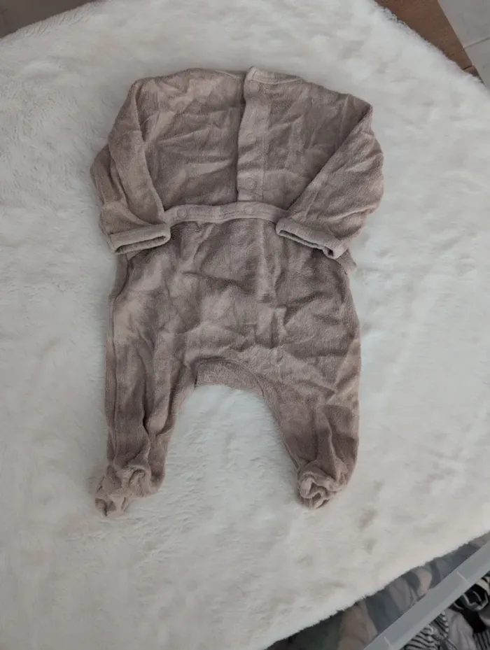 Pyjama 1 mois - photo numéro 4