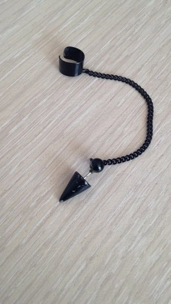 Boucle d'oreille à pique chaînette