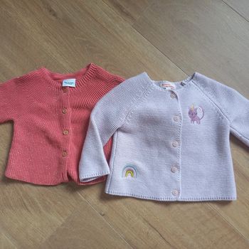 Lot 2 gilets 6 mois