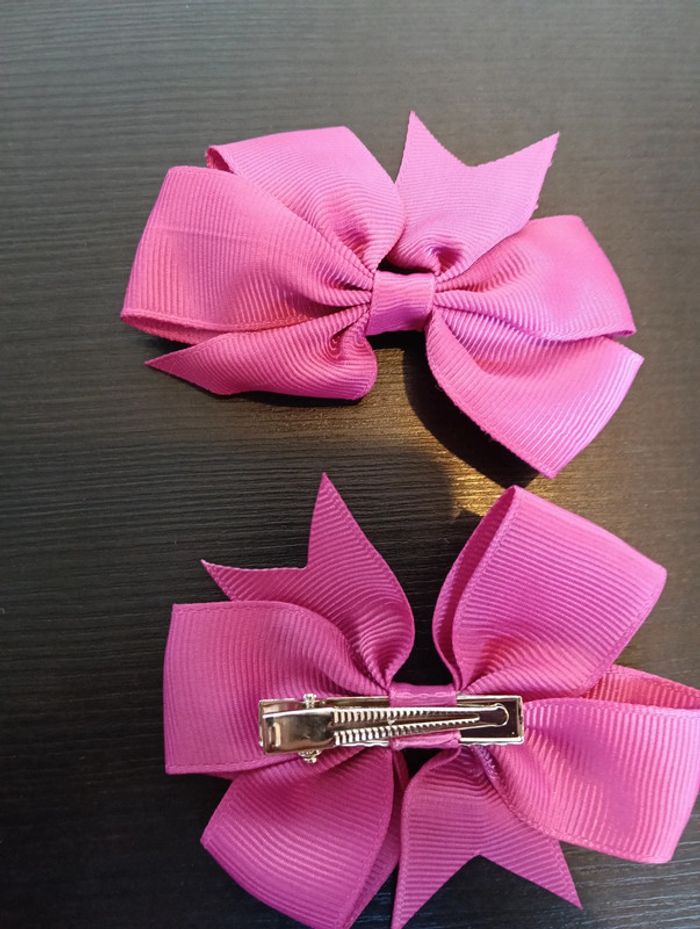 Lot 2 pinces nœud papillon neuf rose