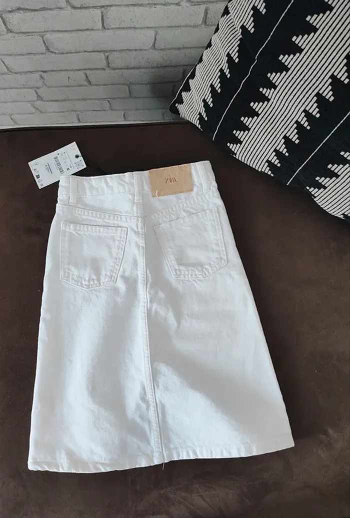 Jupe mi-longue en jean blanc – Zara | Taille 6 ans - photo numéro 3