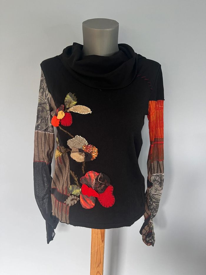Haut noir à fleurs en relief Didier Parakian