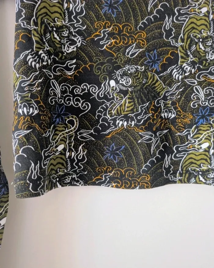 T-shirt manches longues crop top à motifs tigre Neuf sans étiquette - Gémo - 12 ans - photo numéro 2