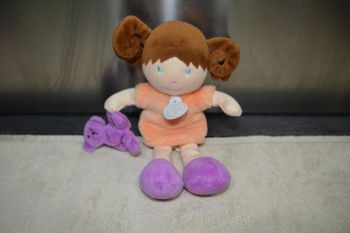 Doudou et Compagnie petite poupée orange pieds violets