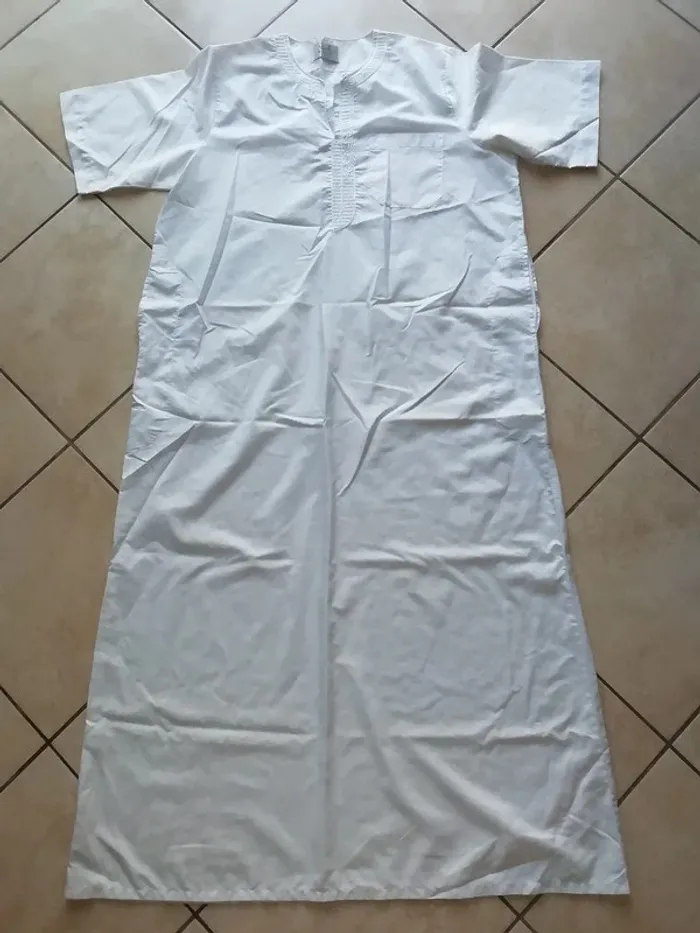 Abaya / Robe de prière homme - Kamis Taille 56 ( env L ).