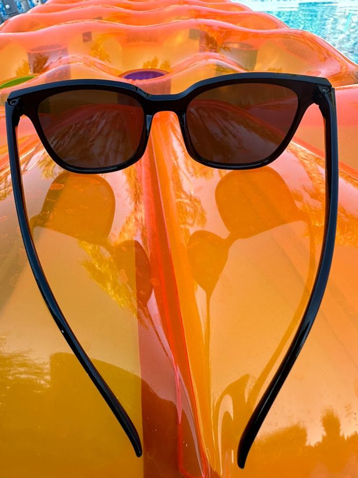 Paire de lunettes de soleil fantaisie - photo numéro 5