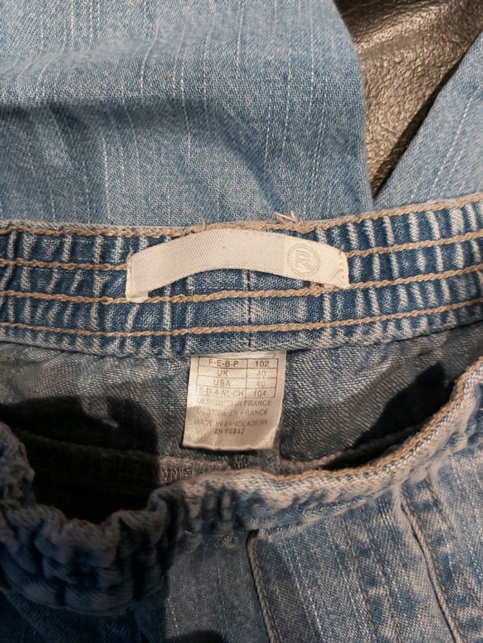 Ensemble jeans et tee-shirts mixte 4 ans en très bon état (78) - photo numéro 7