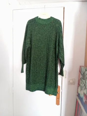 Robe verte pailletée 
