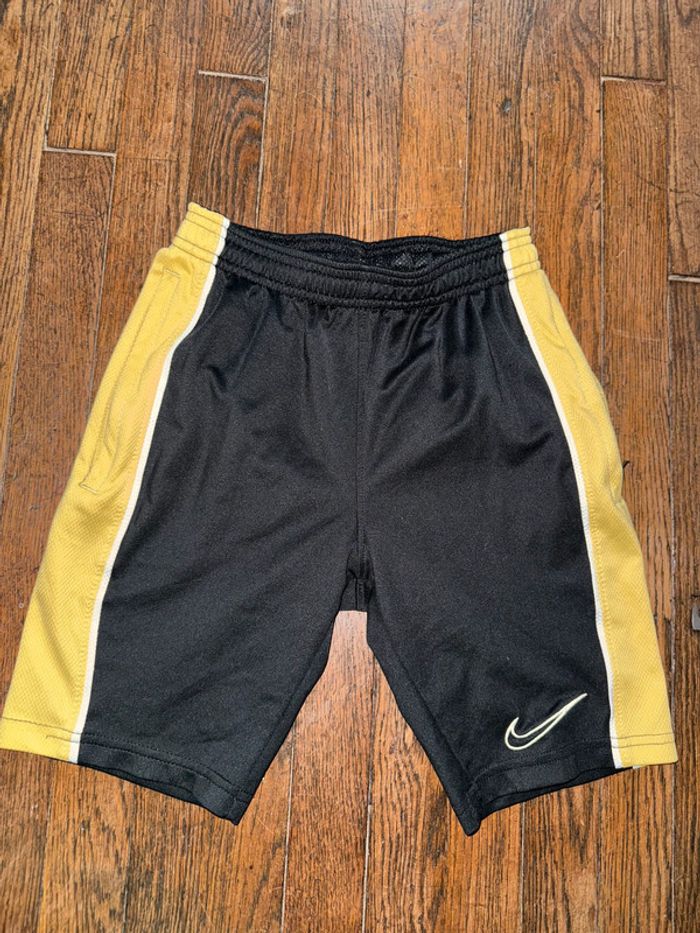 short Nike 9 ans