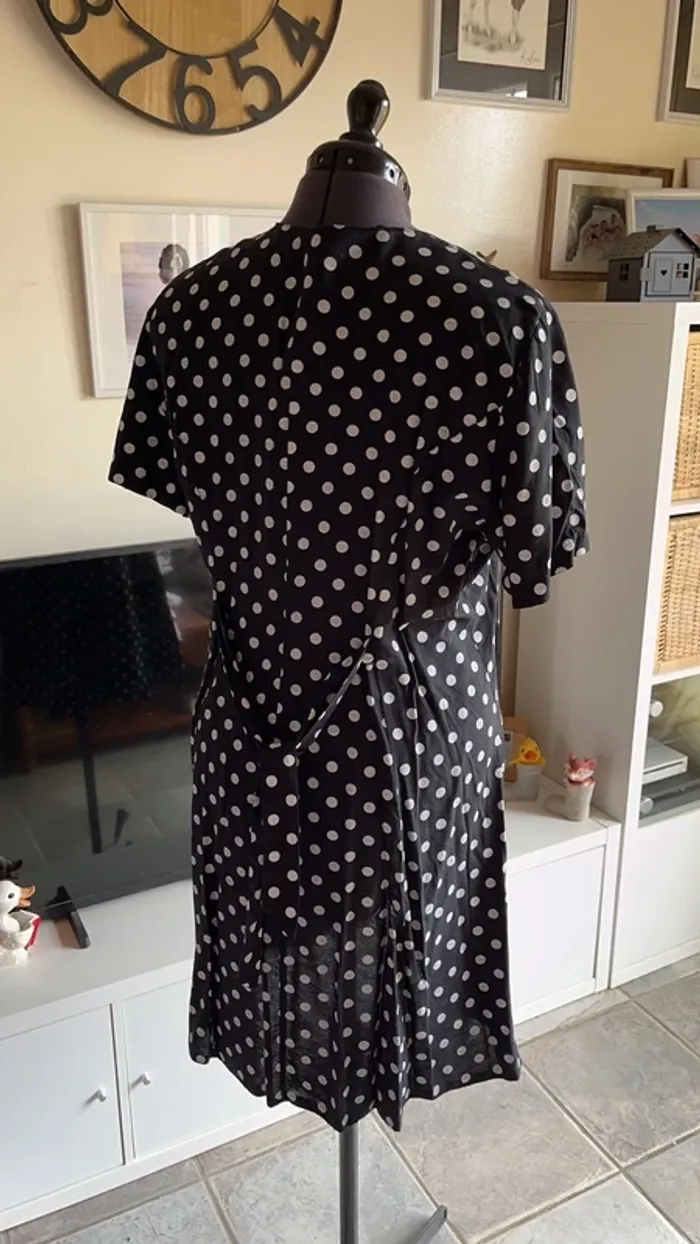 Robe noire - photo numéro 2