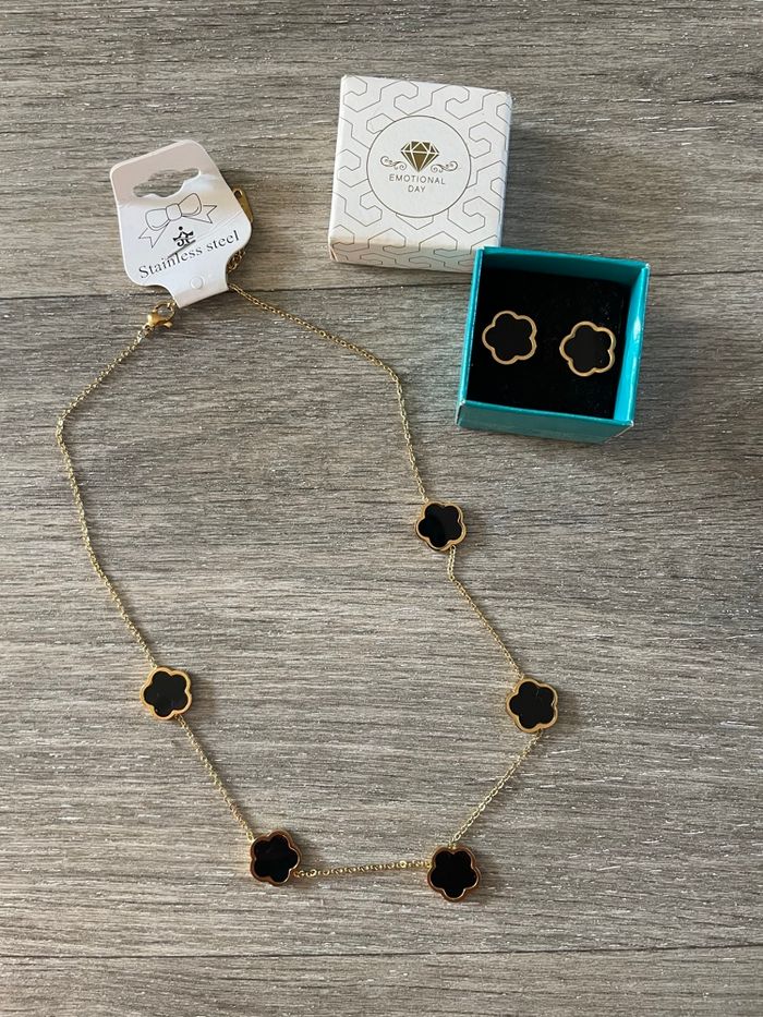Ensemble collier + boucles