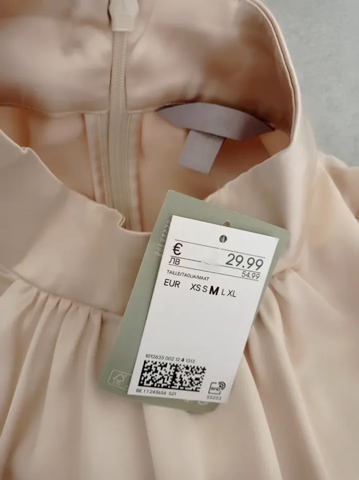 Magnifique robe effet soie satinée beau col haut beige champagne neuf avec étiquette T.M H&M - photo numéro 2