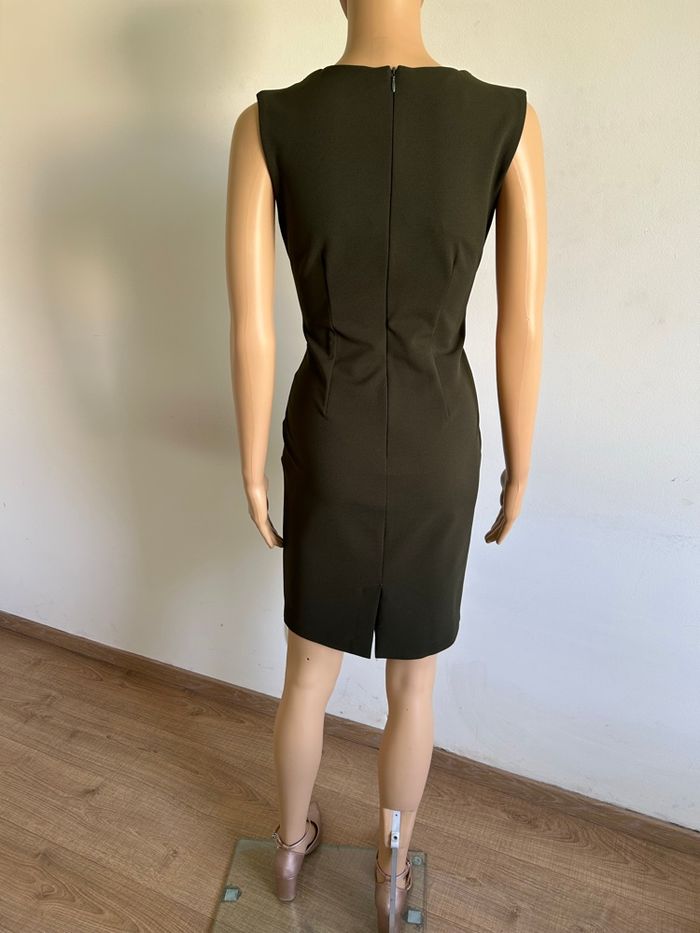 Robe verte kaki sans manches Rinascimento taille S comme neuve - photo numéro 6